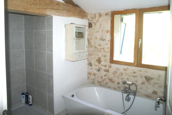 A VOIR. Belle maison en pierre de 4 chambres avec dépendances et vues sur terrain d'environ 2811m2