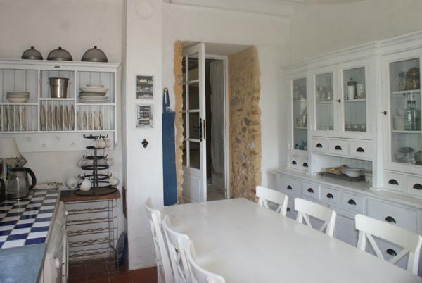 A VOIR. Belle maison en pierre de 4 chambres avec dépendances et vues sur terrain d'environ 2811m2