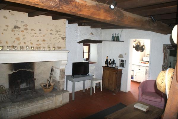 A VOIR. Belle maison en pierre de 4 chambres avec dépendances et vues sur terrain d'environ 2811m2