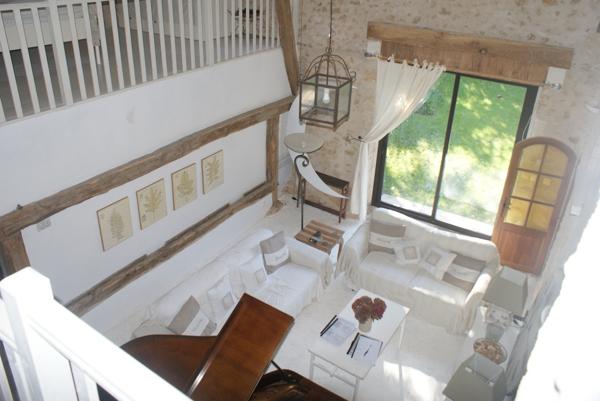 A VOIR. Belle maison en pierre de 4 chambres avec dépendances et vues sur terrain d'environ 2811m2