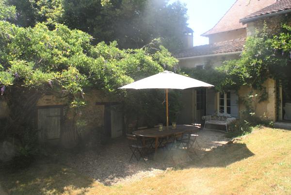 A VOIR. Belle maison en pierre de 4 chambres avec dépendances et vues sur terrain d'environ 2811m2