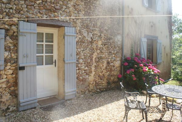 A VOIR. Belle maison en pierre de 4 chambres avec dépendances et vues sur terrain d'environ 2811m2