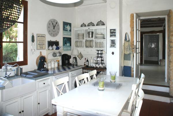 A VOIR. Belle maison en pierre de 4 chambres avec dépendances et vues sur terrain d'environ 2811m2