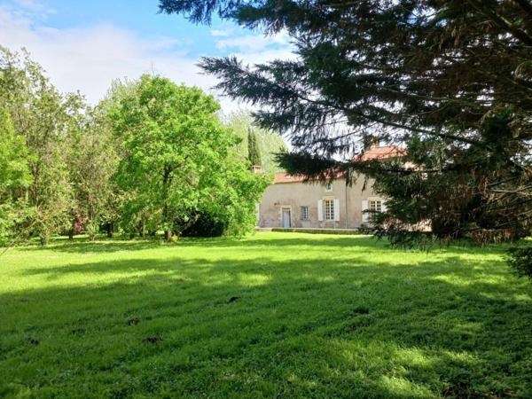 Propriété d'exception proche Futuroscope