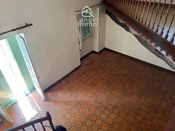 Maison
                                                                                                                                                                                                                                                                                                                        5 pièce(s)                                                                                                                                                                                                          3 chambre(s)                                                                                                                                                                                                          144  m²