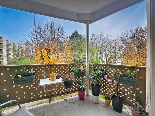 A vendre à LONGJUMEAU Appartement 4 pièces avec 3 chambres, balcon, cave et place de parking