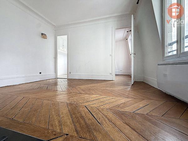 Appartement à vendre - Paris 18e  Arrondissement 3 pièces de 54 m²