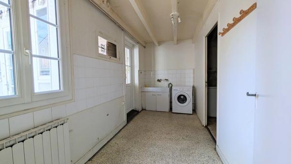 SEGONZAC (16) Charmante maison de ville avec cour et dépendance. Idéal premier achat ou investissement