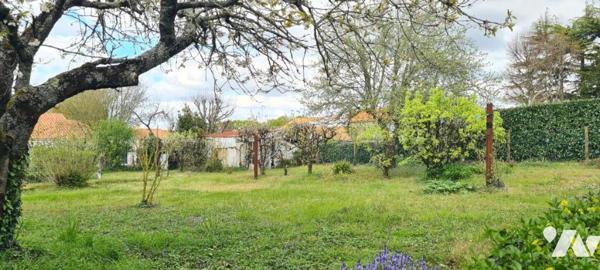Maison traditionnelle 6 pièces d'environ 135m² sur une parcelle de 1700 m²