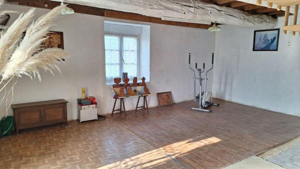 Fermette à vendre à Saint-Denis-de-Gastines en Mayenne (53500), ref : 53077-17