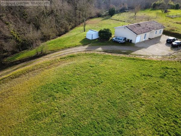 Vente                                                      Maison
                        
                     4 pièces                      92 m2                     à Sainte-Bazeille