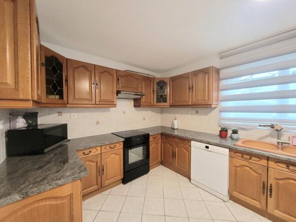 À vendre - Maison individuelle, 5 pièces située à Saint-Pierre-des-Corps (37700)