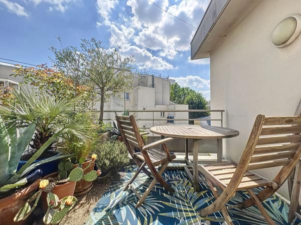 Vente Appartement102,26 m² - 5 Pièces - PARIS (75015)