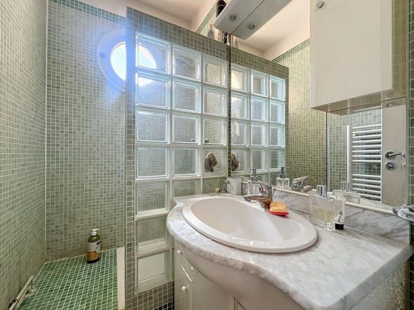 Vente Appartement102,26 m² - 5 Pièces - PARIS (75015)