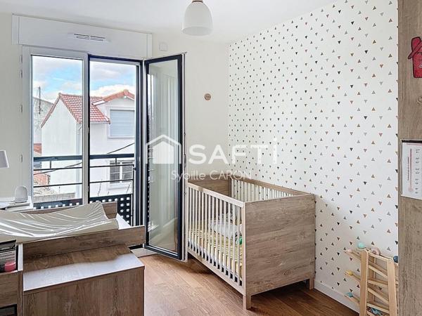 Récent, très bon état, balcon, parking et box