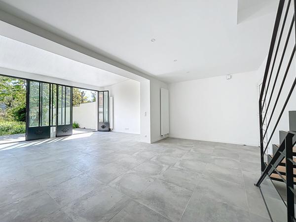 Vente Maison115 m² - 6 Pièces - SAINT MAUR DES FOSSES (94100)