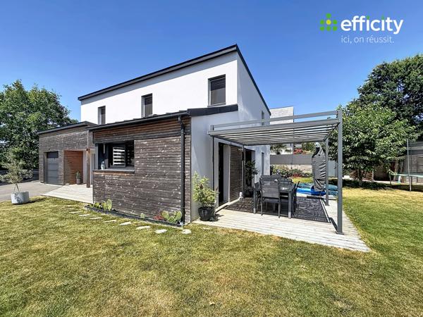 Maison
         5 pièces
        - 156 m² 468 000 € *