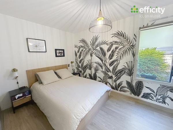 Maison
         5 pièces
        - 156 m² 468 000 € *