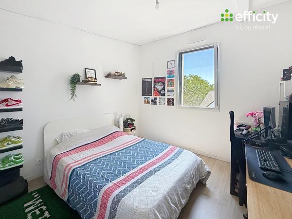 Maison
         5 pièces
        - 156 m² 468 000 € *
