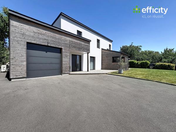 Maison
         5 pièces
        - 156 m² 468 000 € *