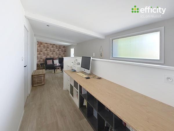 Maison
         5 pièces
        - 156 m² 468 000 € *