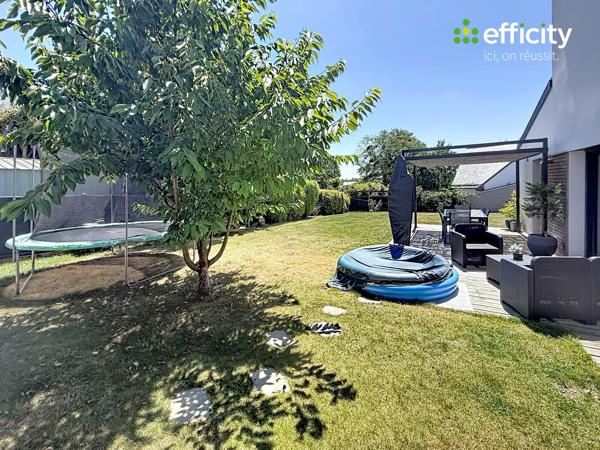 Maison
         5 pièces
        - 156 m² 468 000 € *
