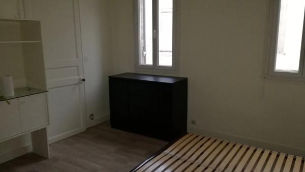 Acheter un bel immeuble de rapport en pierre avec local commercial et six appartements à Libourne proche Bordeaux