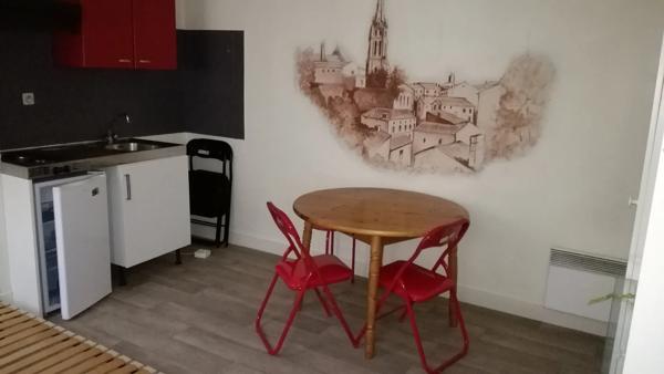 Acheter un bel immeuble de rapport en pierre avec local commercial et six appartements à Libourne proche Bordeaux