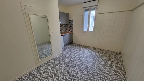 Acheter un bel immeuble de rapport en pierre avec local commercial et six appartements à Libourne proche Bordeaux