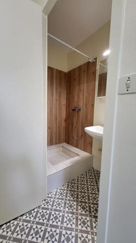 Acheter un bel immeuble de rapport en pierre avec local commercial et six appartements à Libourne proche Bordeaux