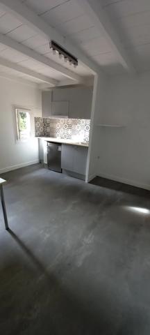 Acheter un bel immeuble de rapport en pierre avec local commercial et six appartements à Libourne proche Bordeaux