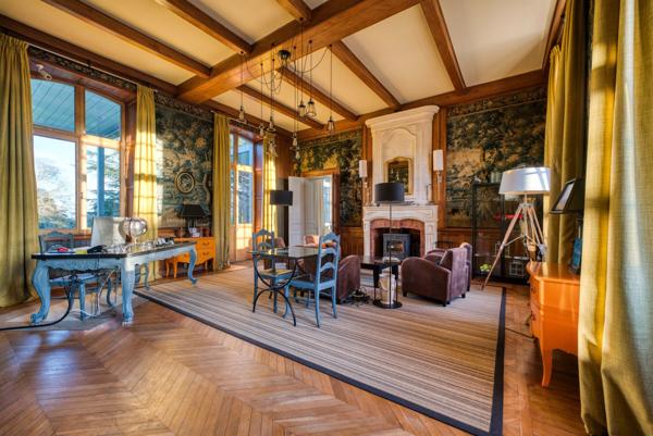 SOMPTEUX LOGIS DU 18EME A 10 KM DE ROYAN