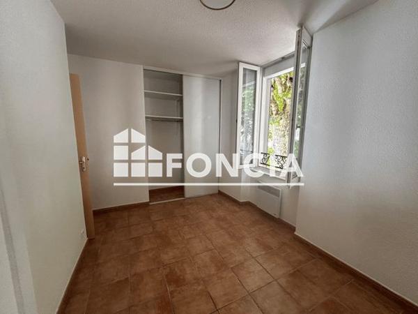 Location Appartement 3 pièces 57 m² - 3 PLACE JEAN JAURES Sainte Tulle 04220