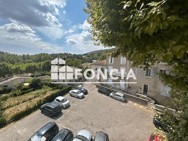 Location Appartement 3 pièces 57 m² - 3 PLACE JEAN JAURES Sainte Tulle 04220