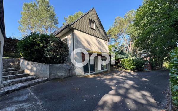 Maison à vendre    8 pièces •  Ussac