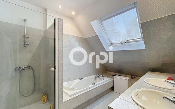 Maison à vendre    8 pièces •  Ussac