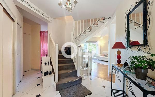 Maison à vendre    8 pièces •  Ussac