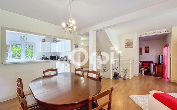 Maison à vendre    8 pièces •  Ussac