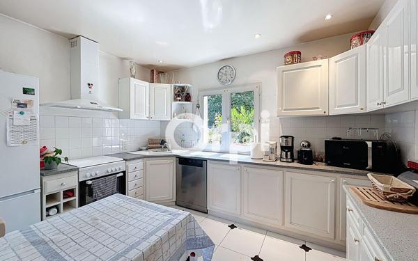 Maison à vendre    8 pièces •  Ussac