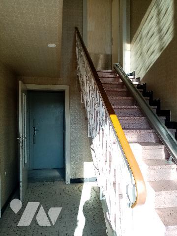 secteur calme et ensoleillé, pavillon individuel élevé sur sous-sol avec terrain attenant de 1290 m²