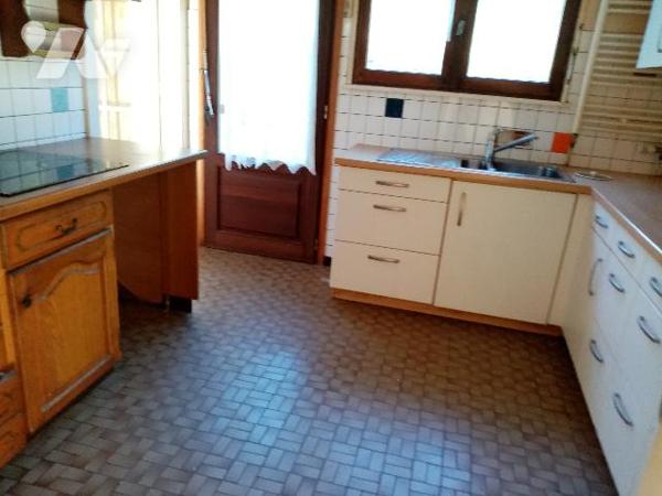 secteur calme et ensoleillé, pavillon individuel élevé sur sous-sol avec terrain attenant de 1290 m²