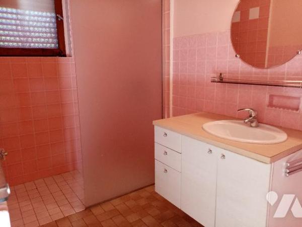 secteur calme et ensoleillé, pavillon individuel élevé sur sous-sol avec terrain attenant de 1290 m²