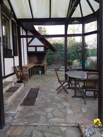 Maison - 7 pièces - 220 m²