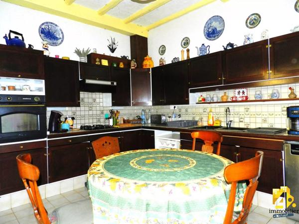 Maison - 7 pièces - 220 m²