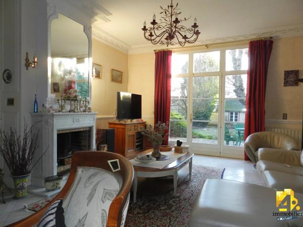 Maison - 7 pièces - 220 m²