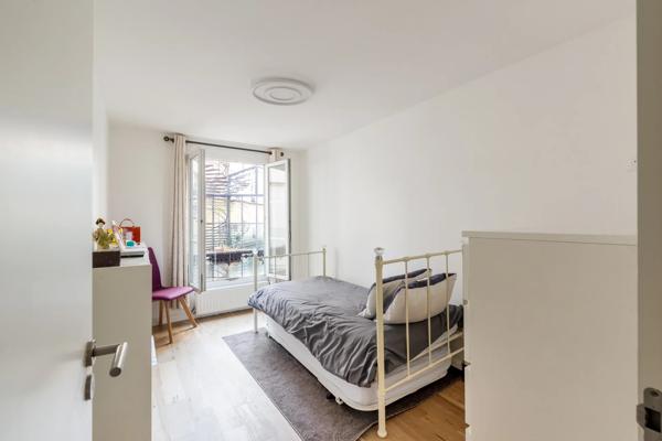 Appartement Paris 8 e - EUROPE