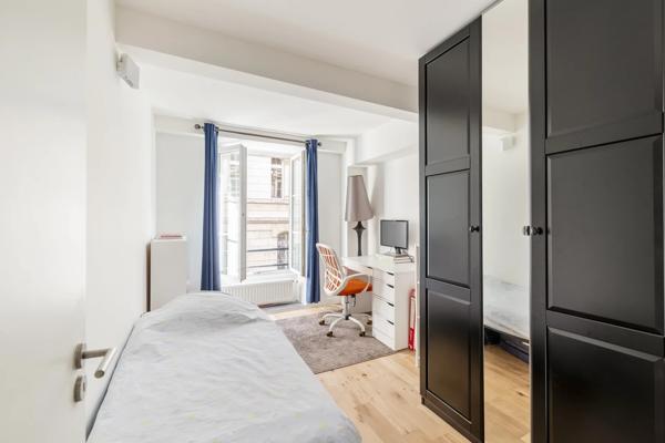 Appartement Paris 8 e - EUROPE