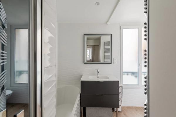Appartement Paris 8 e - EUROPE