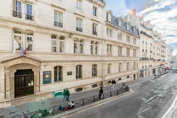 Appartement Paris 8 e - EUROPE