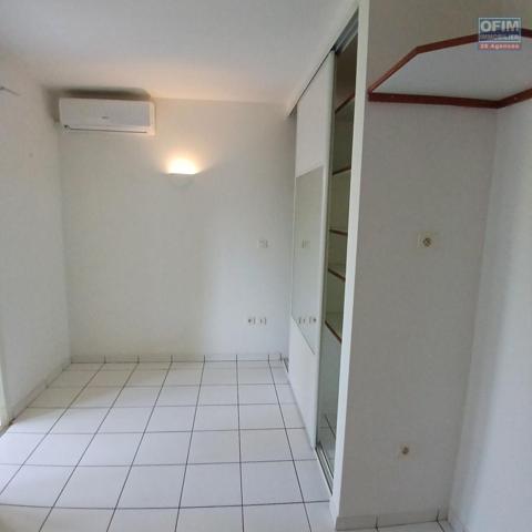 A LOUER Studio/F1 avec cour sur la SALINE LES BAINS